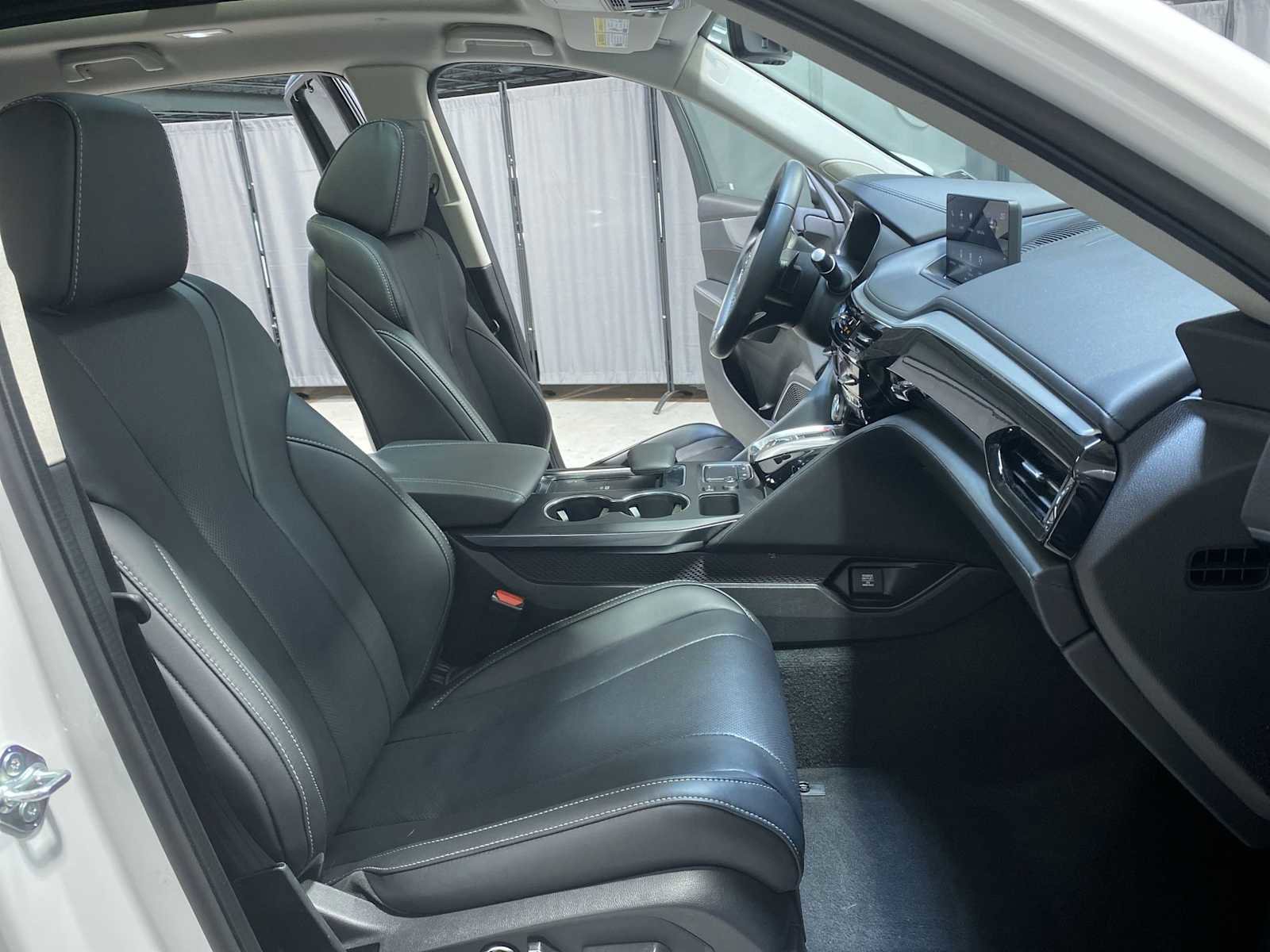 Certified 2024 Acura MDX SH-AWD w/ Technology Package image 14