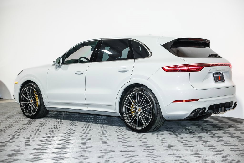 Used 2019 Porsche Cayenne Turbo w/ Sportdesign Package image 22