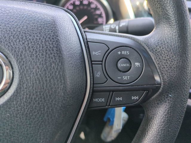 Used 2018 Toyota Camry LE FWD image 27