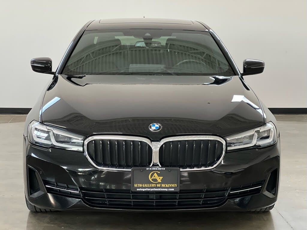 Used 2022 BMW 530i w/ M Sport Package RWD image 2