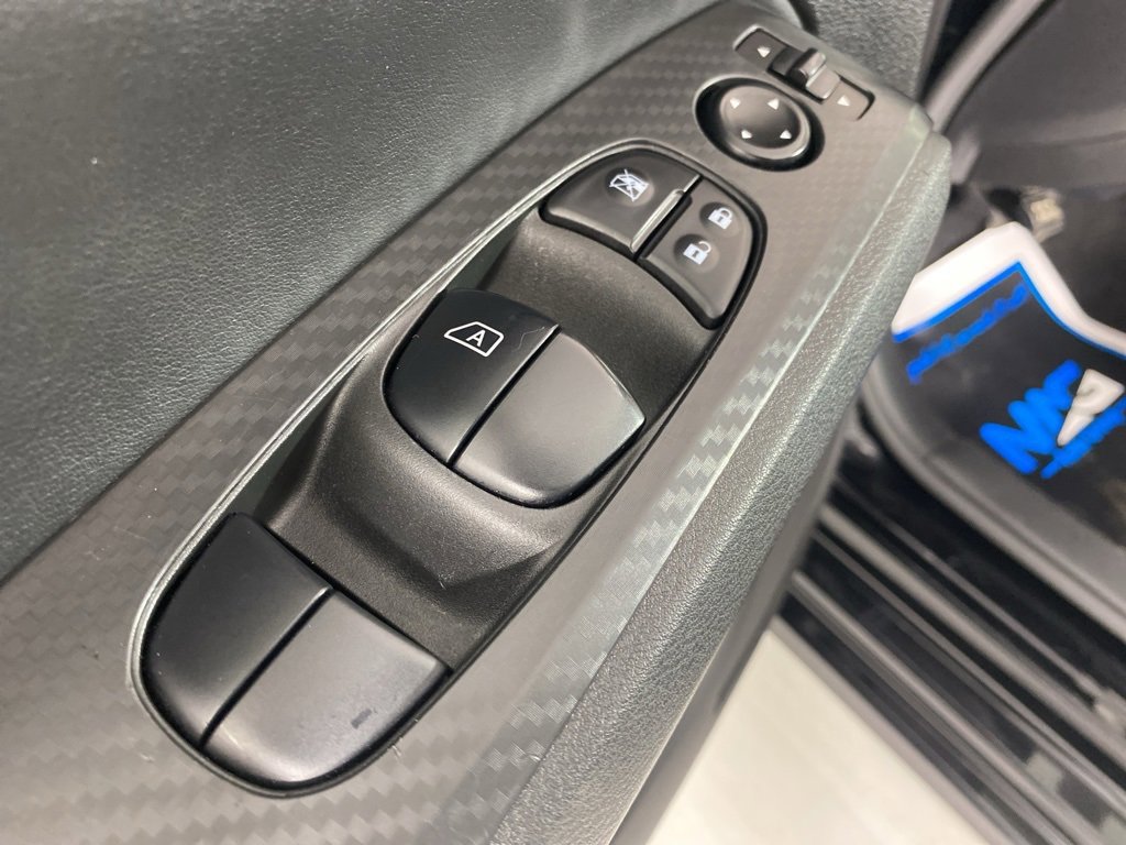 Used 2024 Nissan Altima 2.5 SV image 14
