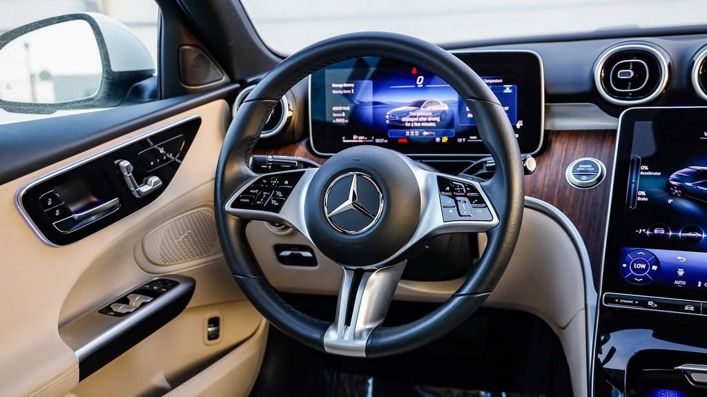 Used 2025 Mercedes-Benz C 300 4MATIC Sedan image 18