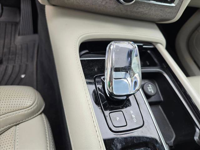 Used 2023 Volvo XC90 B6 Ultimate w/ Protection Package AWD/4WD image 11