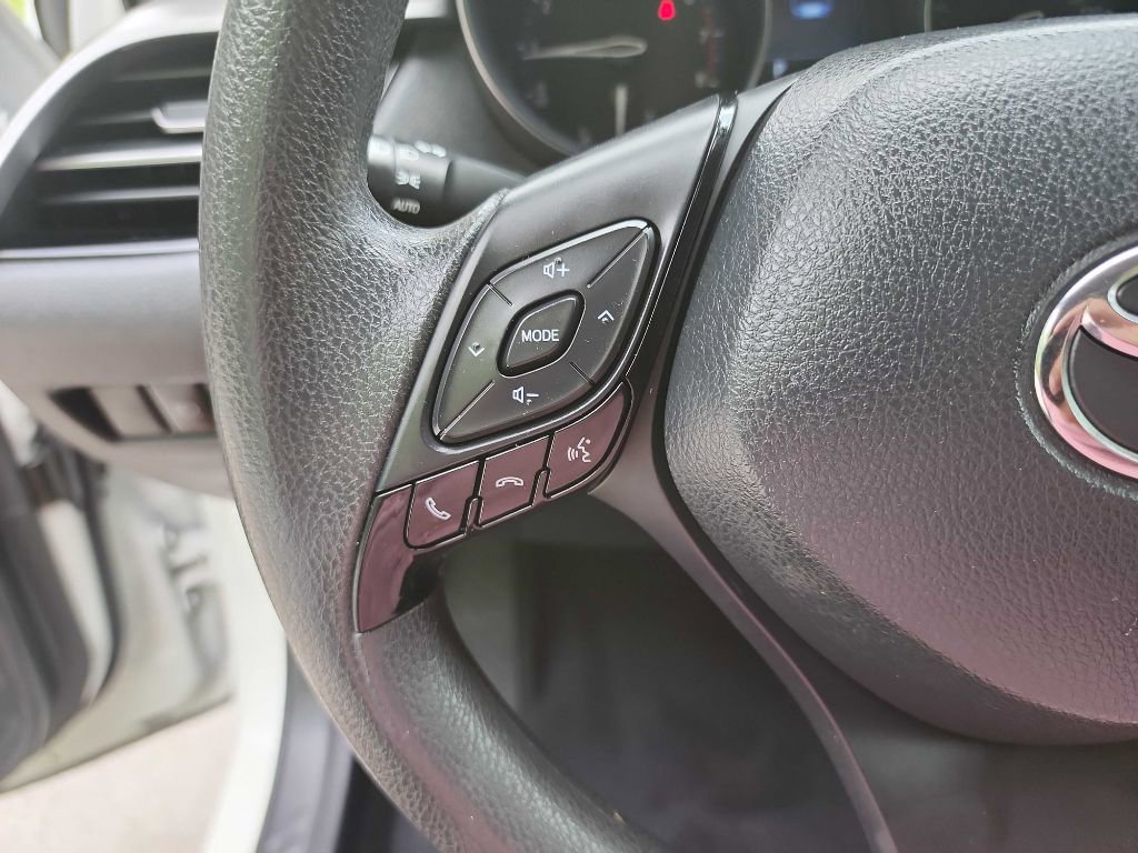 Used 2021 Toyota C-HR LE FWD image 17