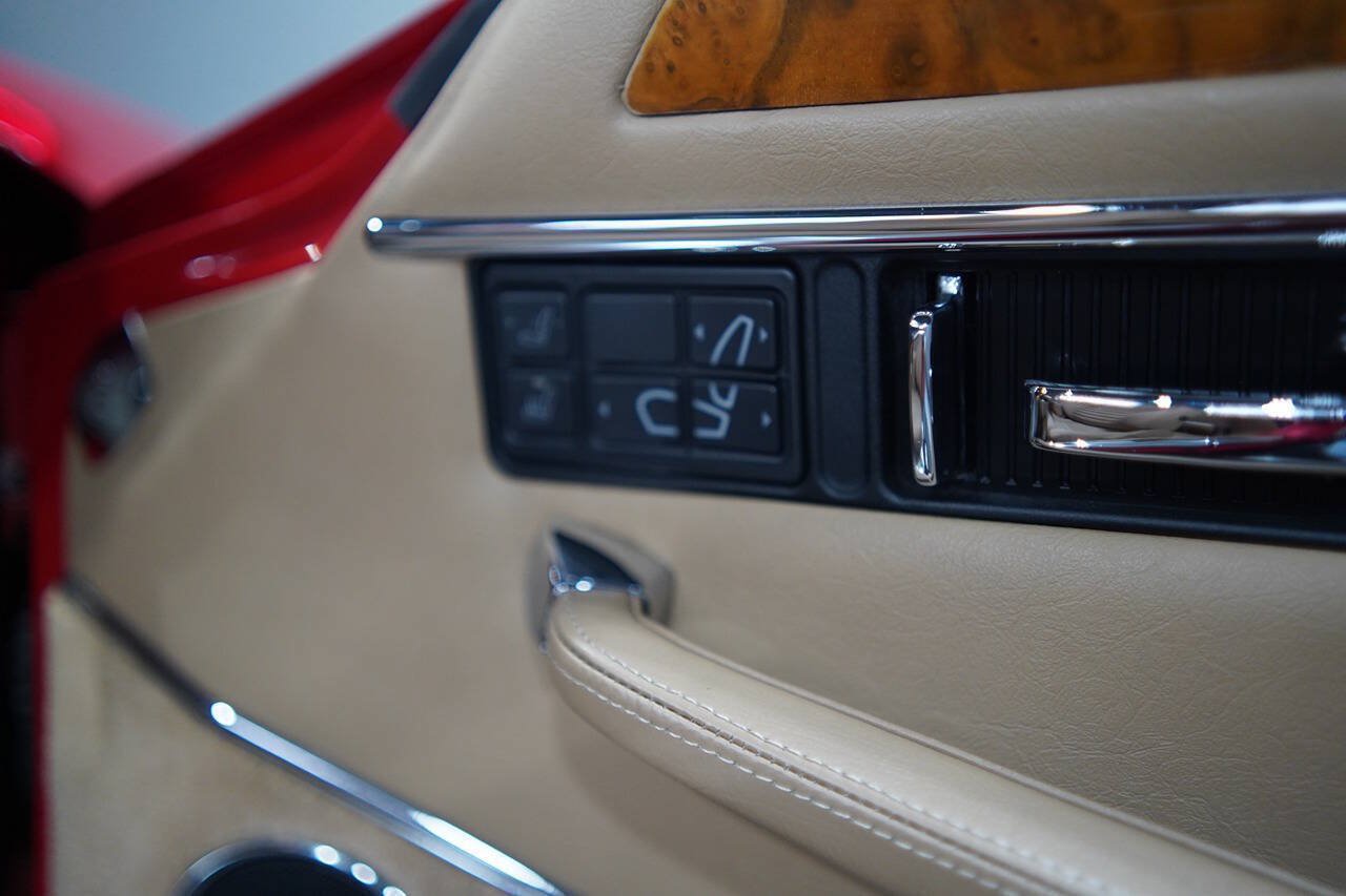 Used 1994 Jaguar XJS 4.0 Convertible RWD image 79