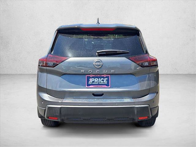 Certified 2026 Nissan Rogue SV FWD image 6