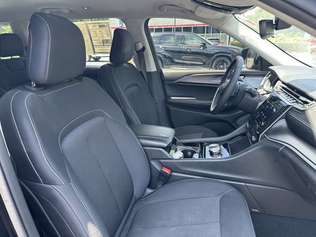 Used 2023 Jeep Grand Cherokee L Laredo w/ Luxury Tech Group I AWD/4WD image 29
