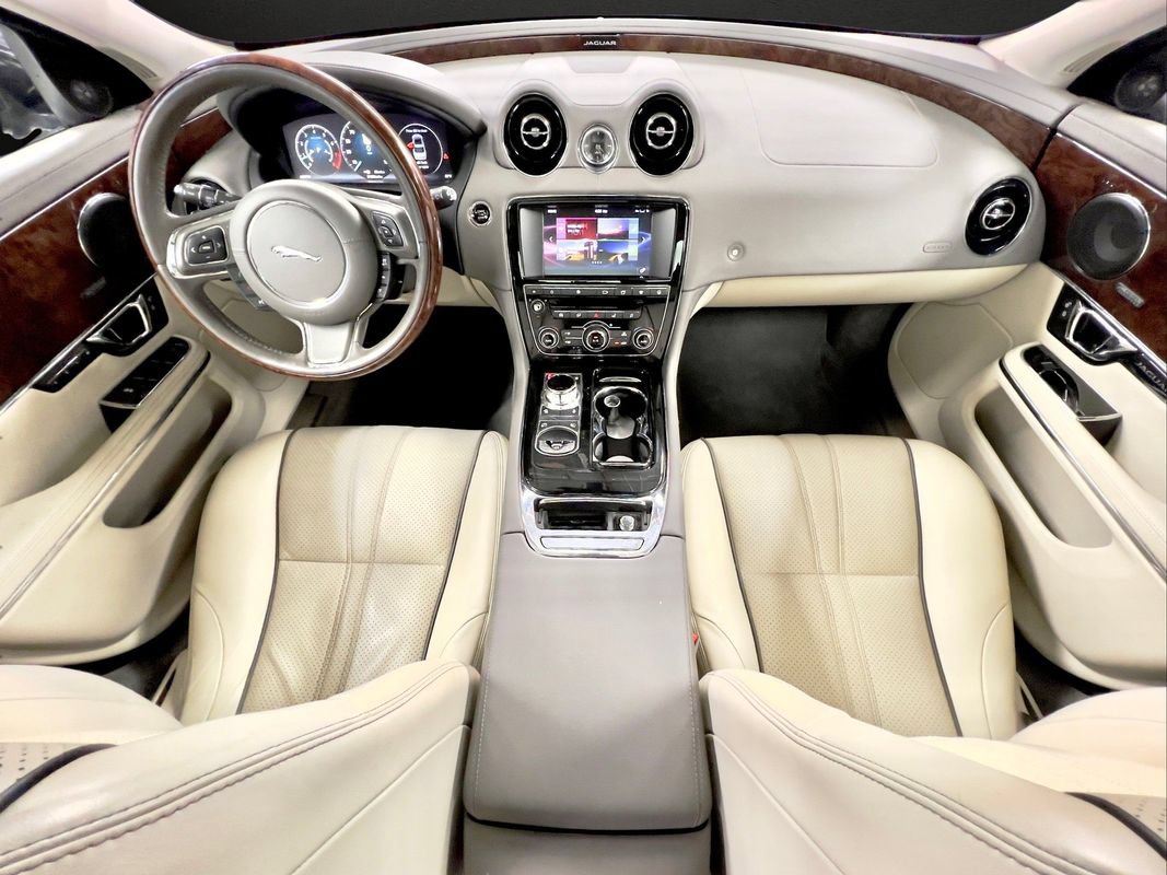 Used 2016 Jaguar XJ R-Sport AWD/4WD image 11