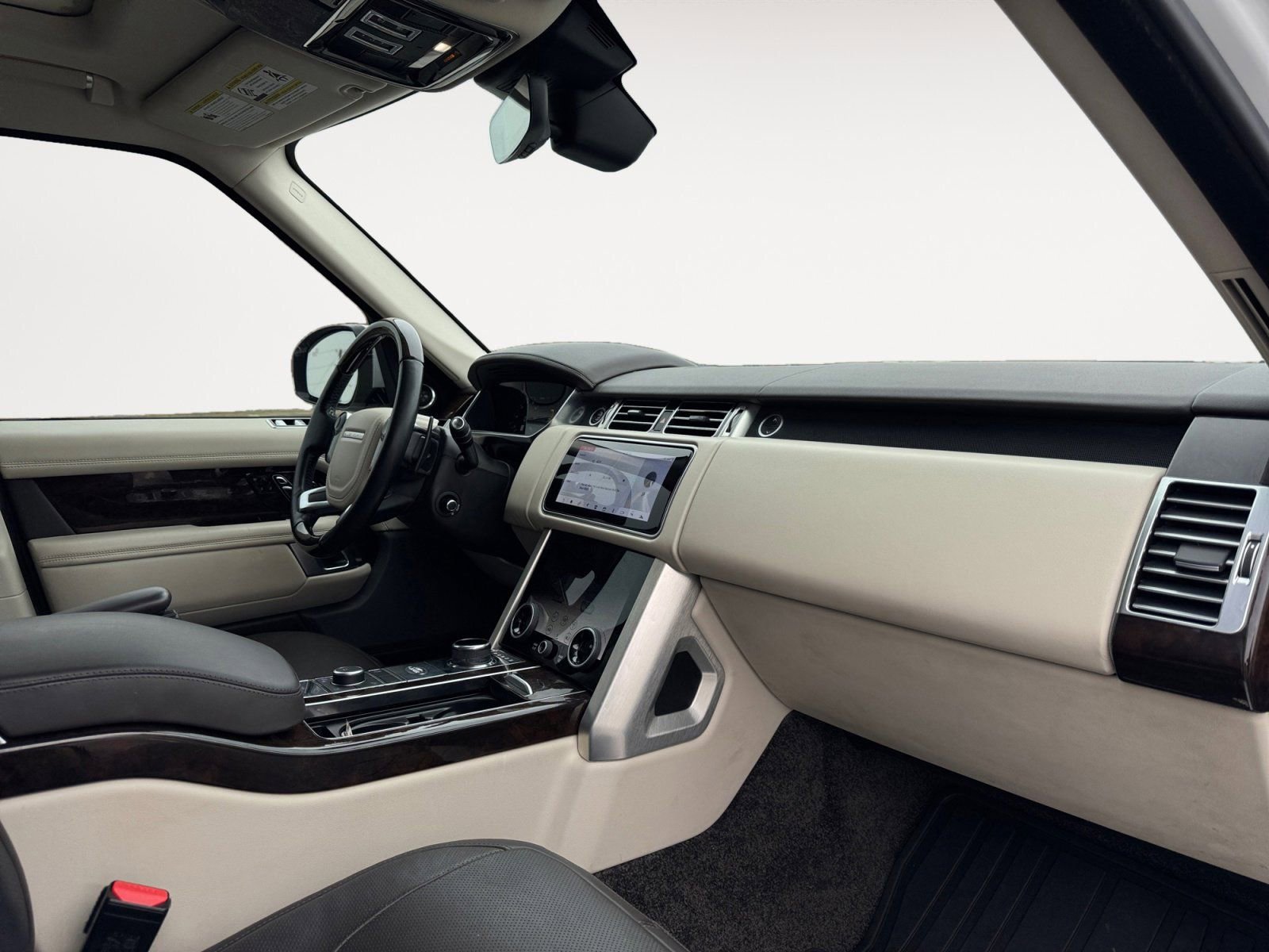 Used 2018 Land Rover Range Rover HSE image 15