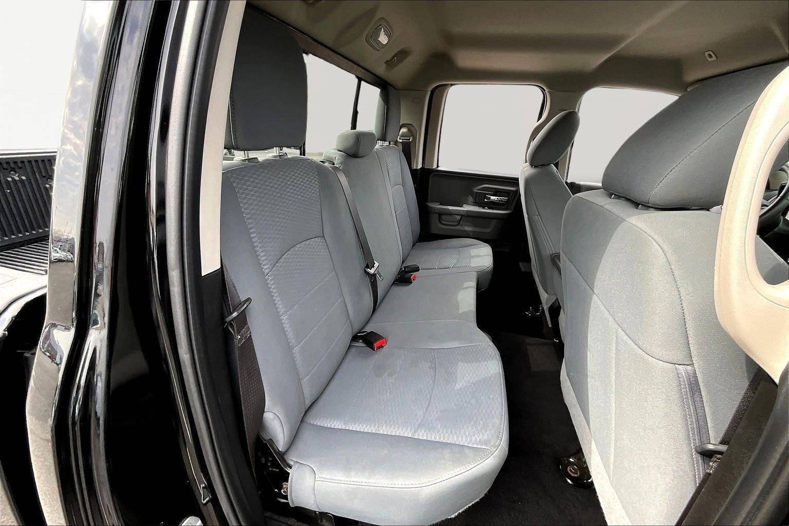 Used 2019 RAM 1500 Classic SLT image 23