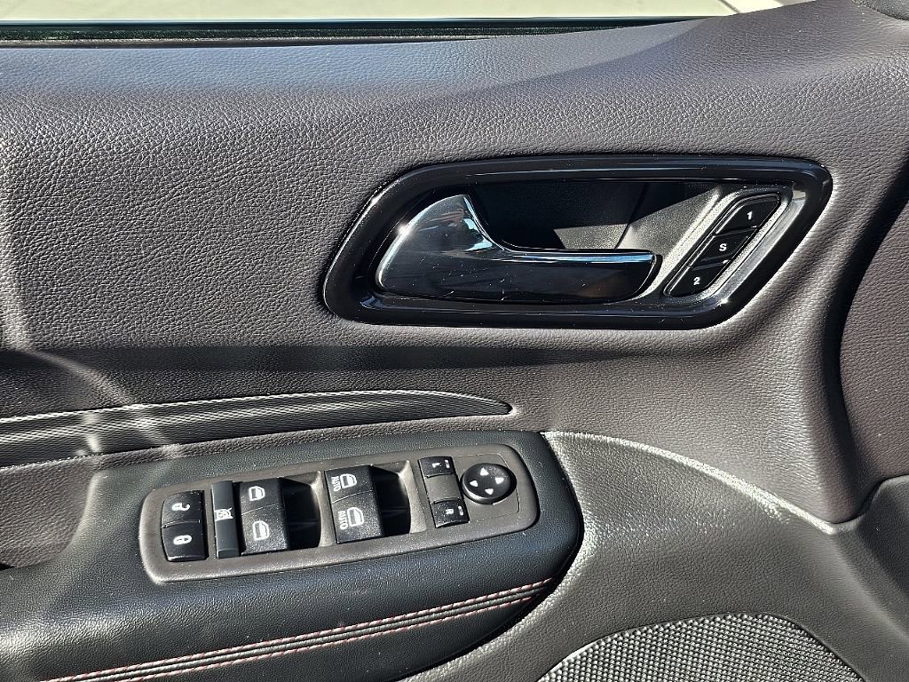 Used 2025 Dodge Durango GT image 28