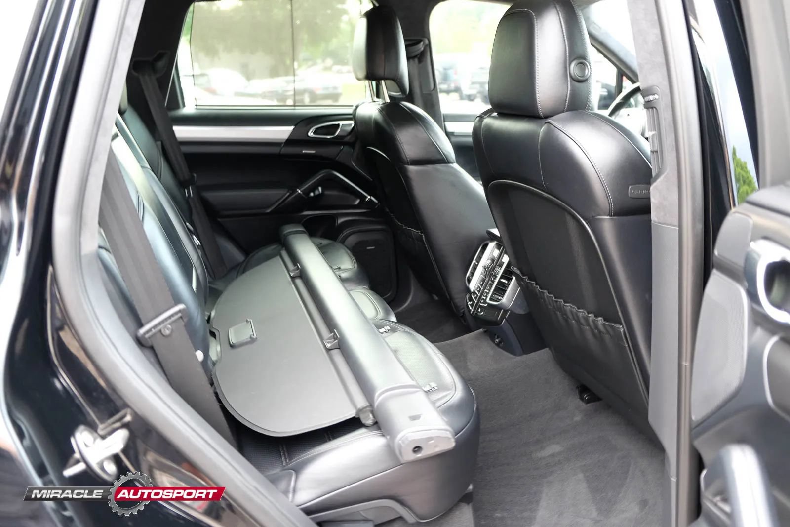 Used 2014 Porsche Cayenne Turbo AWD/4WD image 33