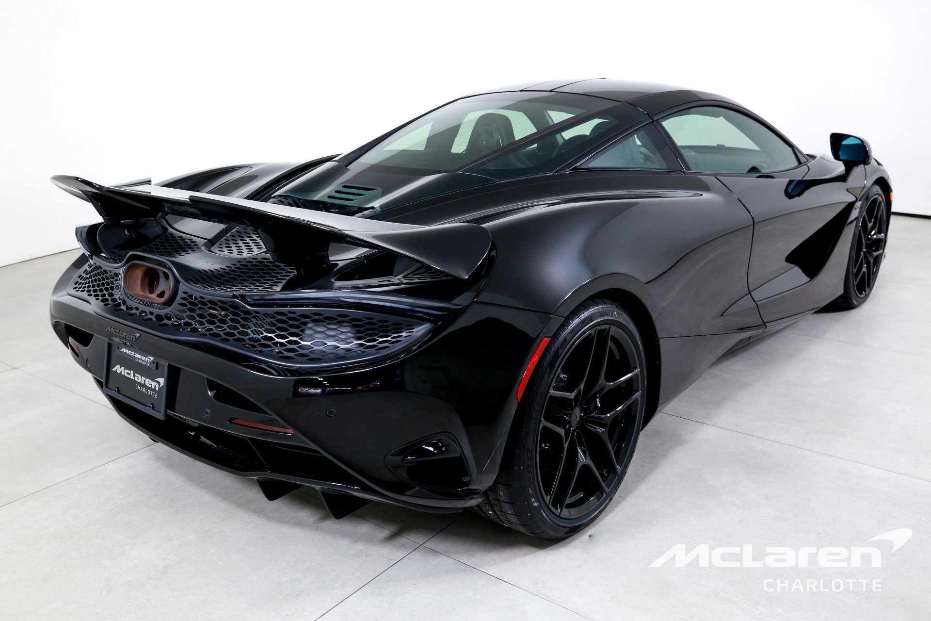 New 2025 McLaren 750S image 9