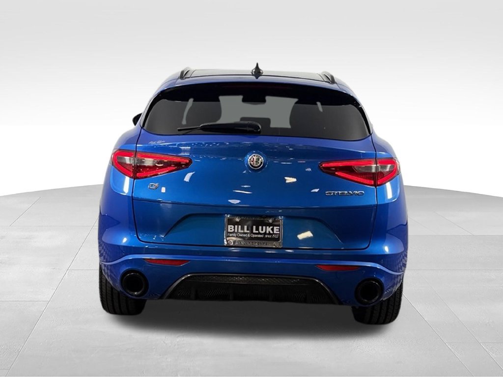 Used 2023 Alfa Romeo Stelvio Veloce AWD/4WD image 7