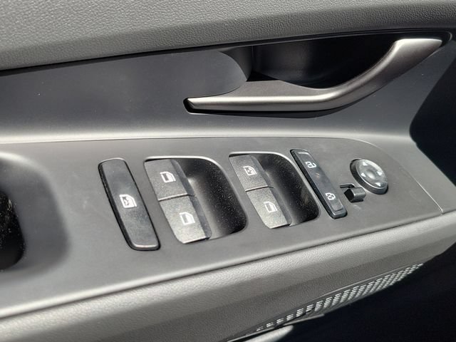 New 2026 Hyundai Elantra SEL Sport FWD image 16