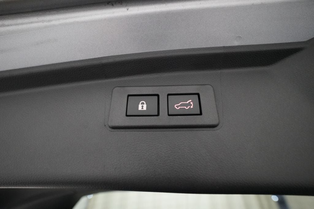 Certified 2025 Subaru Outback Touring AWD/4WD image 15