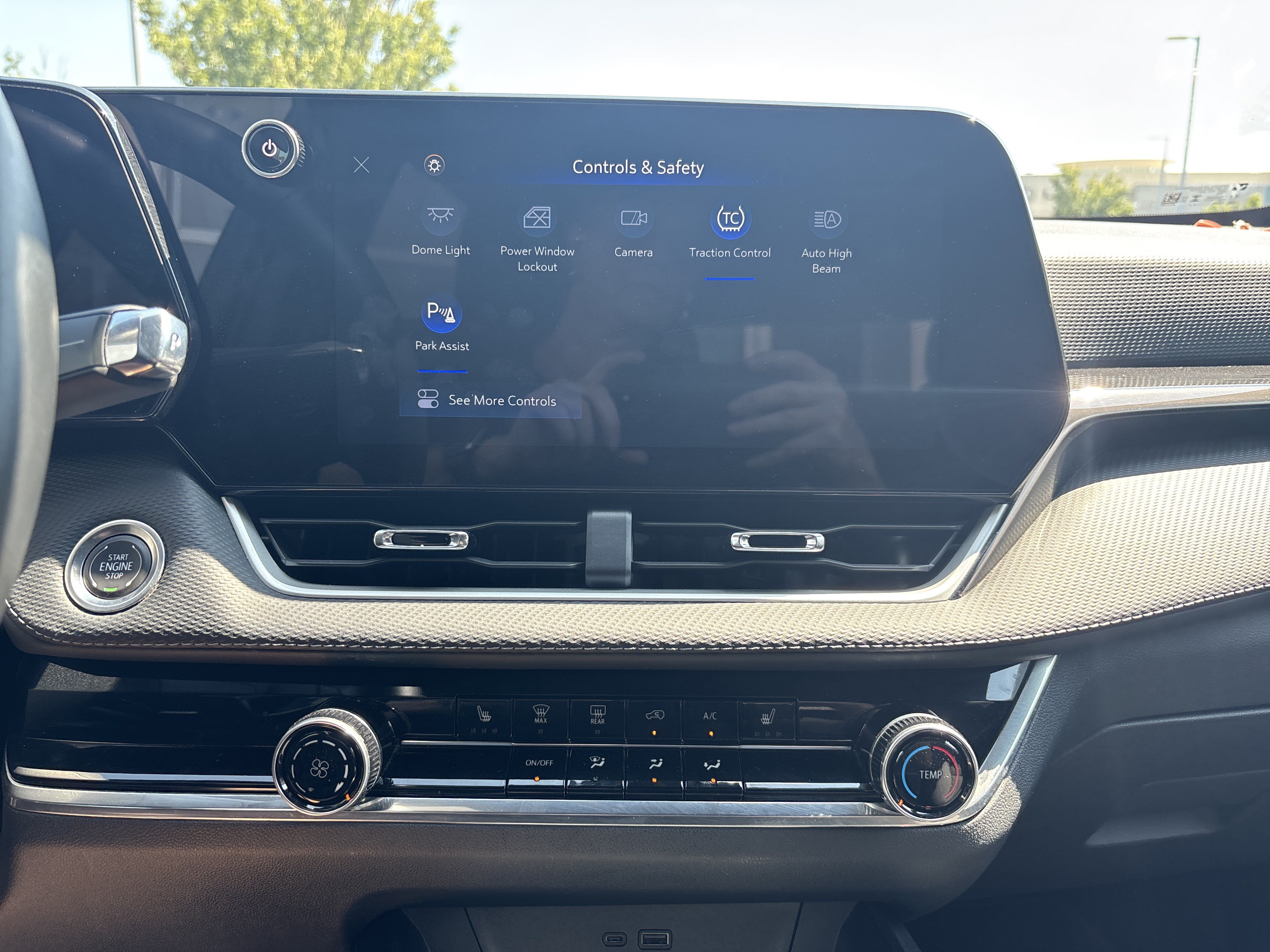 Used 2025 Chevrolet Equinox LT AWD/4WD image 22