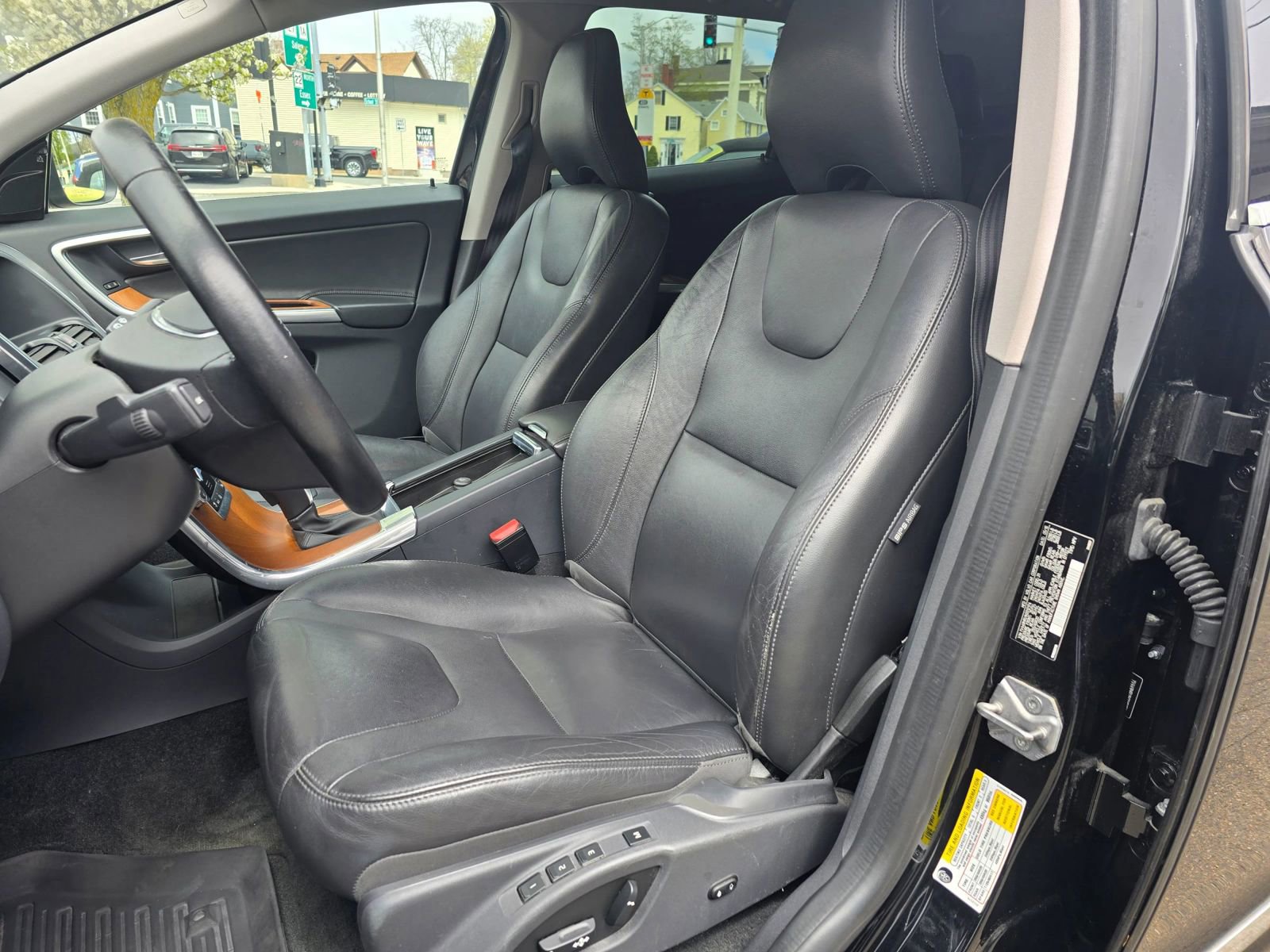 Used 2017 Volvo XC60 T6 Inscription w/ Preferred Option Package AWD/4WD image 10