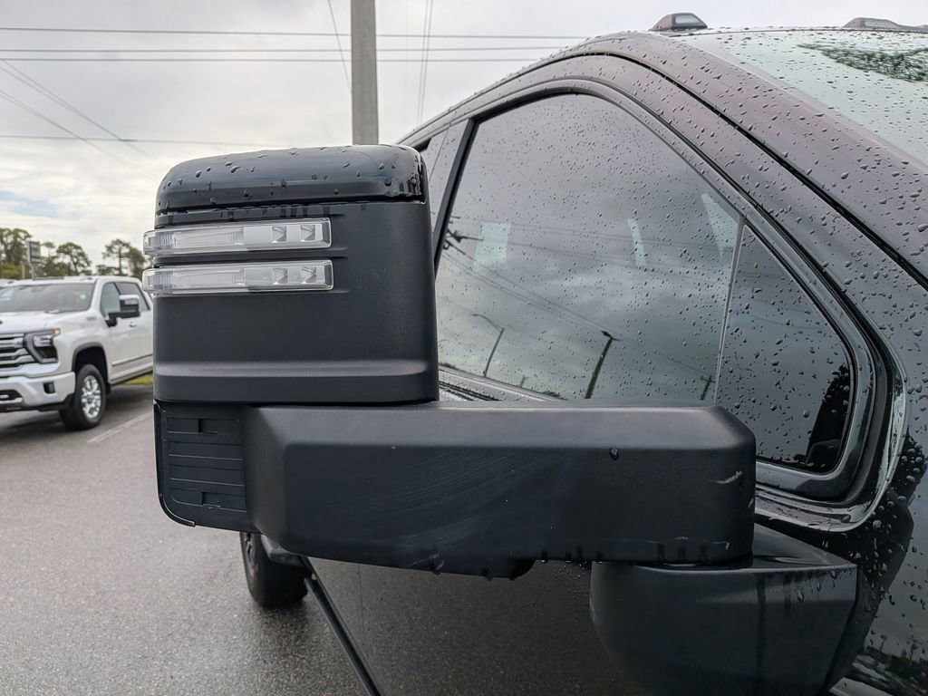 Used 2023 GMC Sierra 2500 Denali w/ Denali Black Diamond Edition image 11