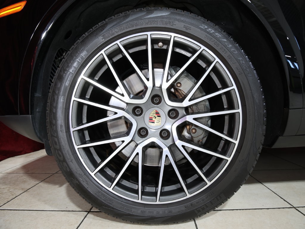 Used 2019 Porsche Cayenne S AWD/4WD image 6