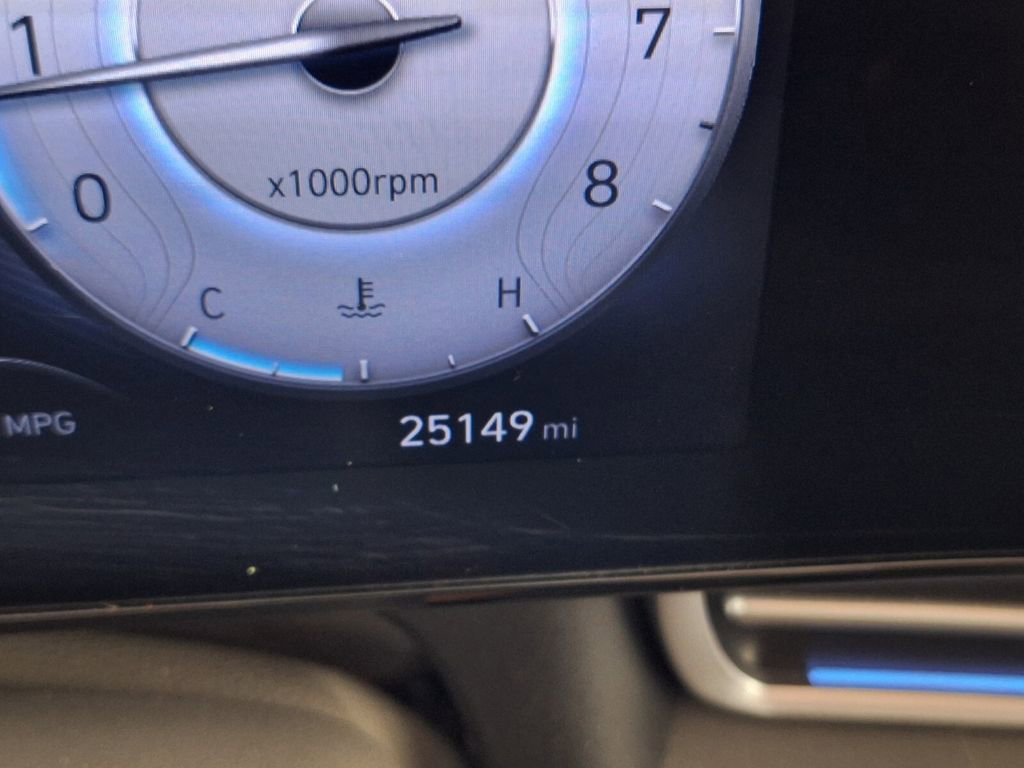 Used 2025 Hyundai Elantra SEL FWD image 19