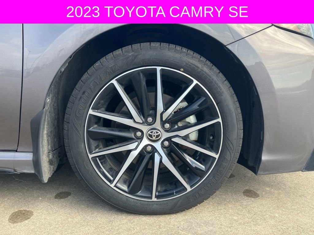 Used 2023 Toyota Camry SE image 9