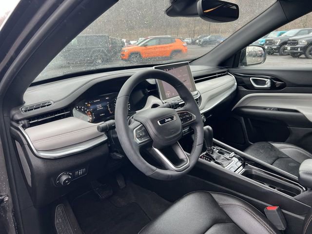 Used 2024 Jeep Compass Limited image 10