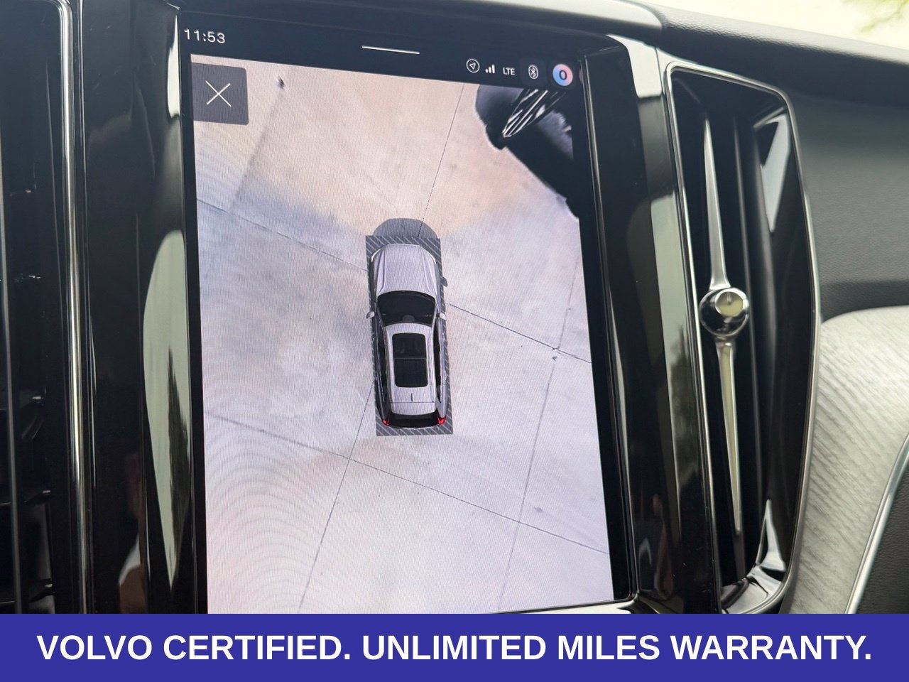 Certified 2025 Volvo XC60 B5 Plus AWD/4WD image 25