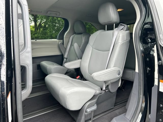 Used 2024 Toyota Sienna XLE w/ XLE Plus Package AWD/4WD image 36