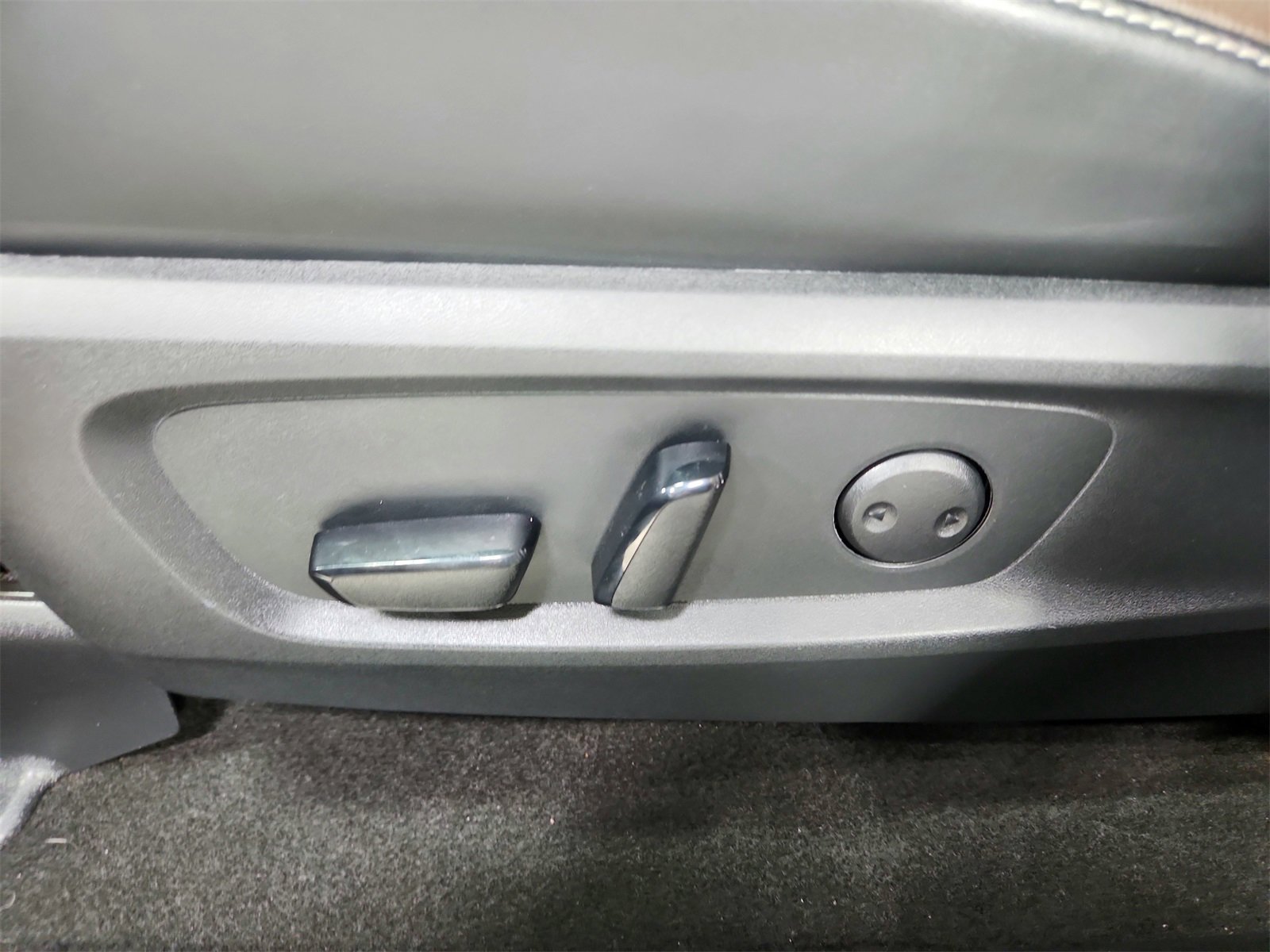 Used 2024 Nissan Pathfinder Platinum w/ Lighting Package (N93) image 20