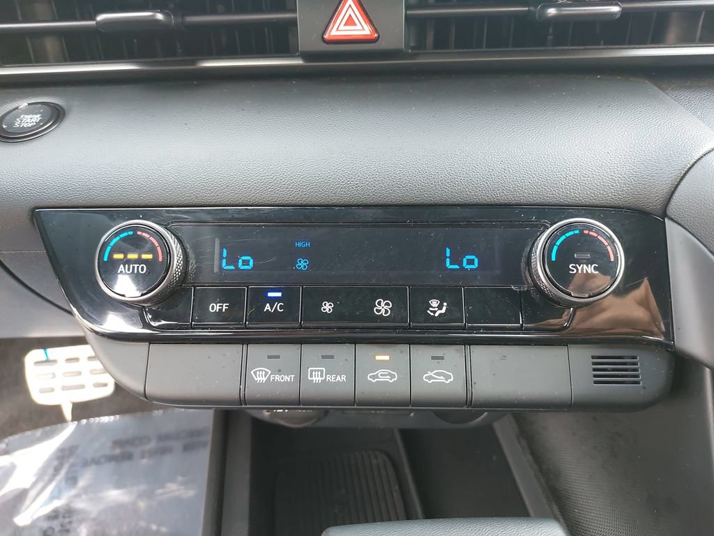 Certified 2025 Hyundai Elantra Sport FWD image 25