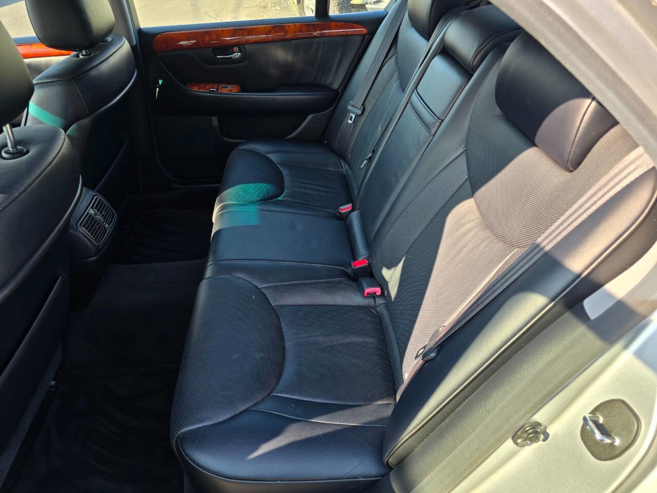 Used 2005 Lexus LS 430 image 20