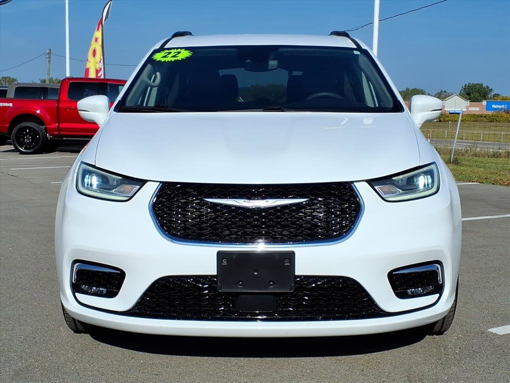 Used 2022 Chrysler Pacifica Touring-L image 2