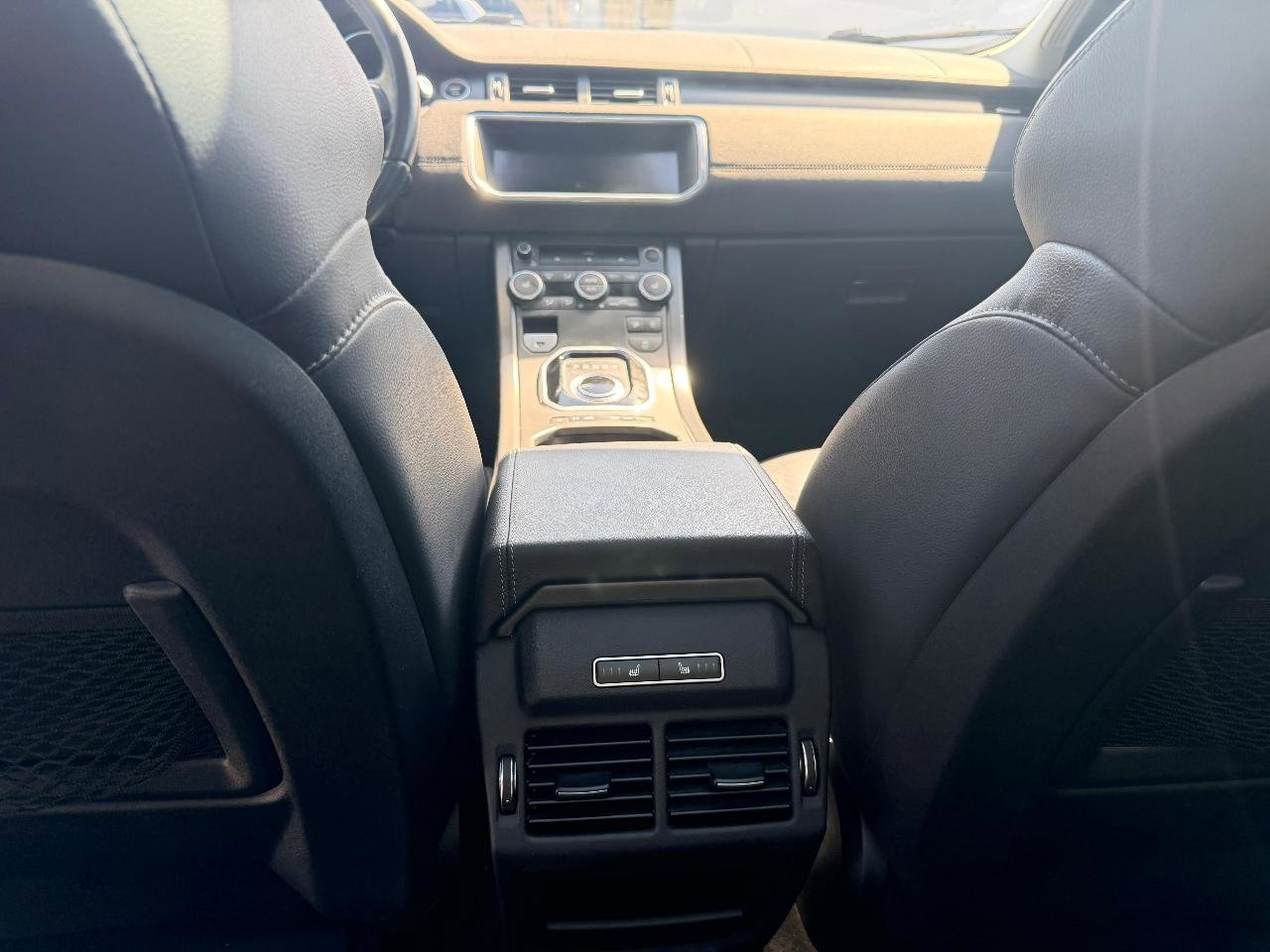 Used 2019 Land Rover Range Rover Evoque SE AWD/4WD image 29