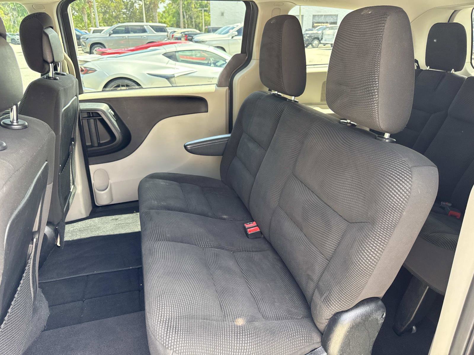 Used 2020 Dodge Grand Caravan SE w/ UConnect Hands-Free Group image 10