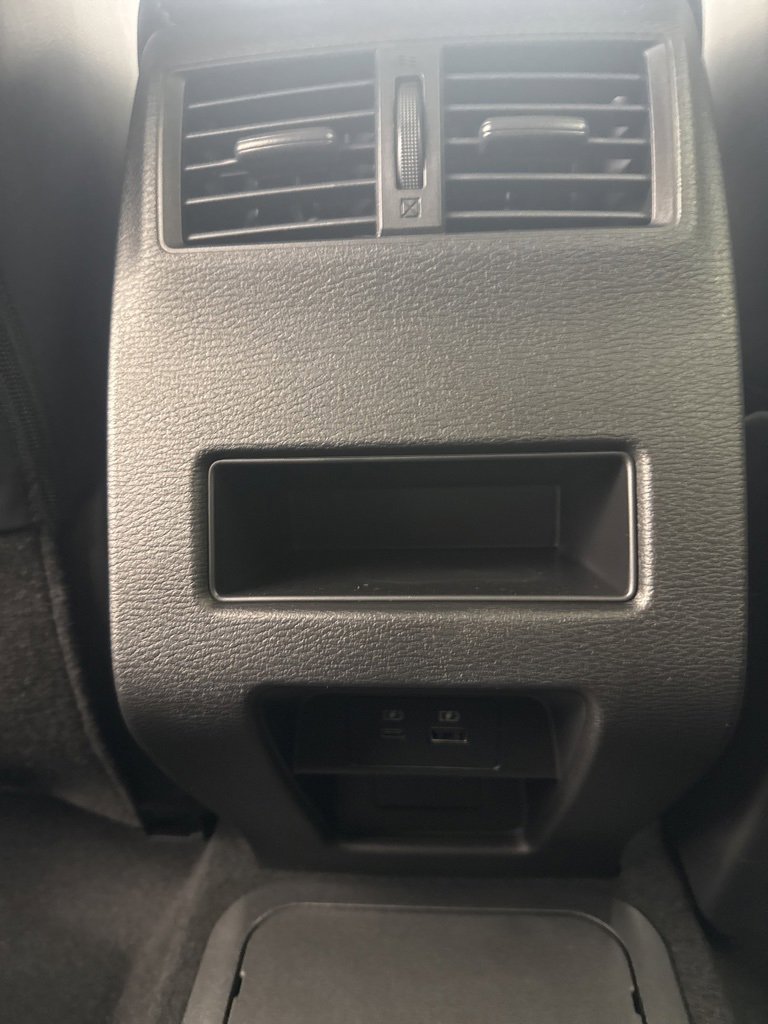 New 2025 Mitsubishi Outlander SE image 31