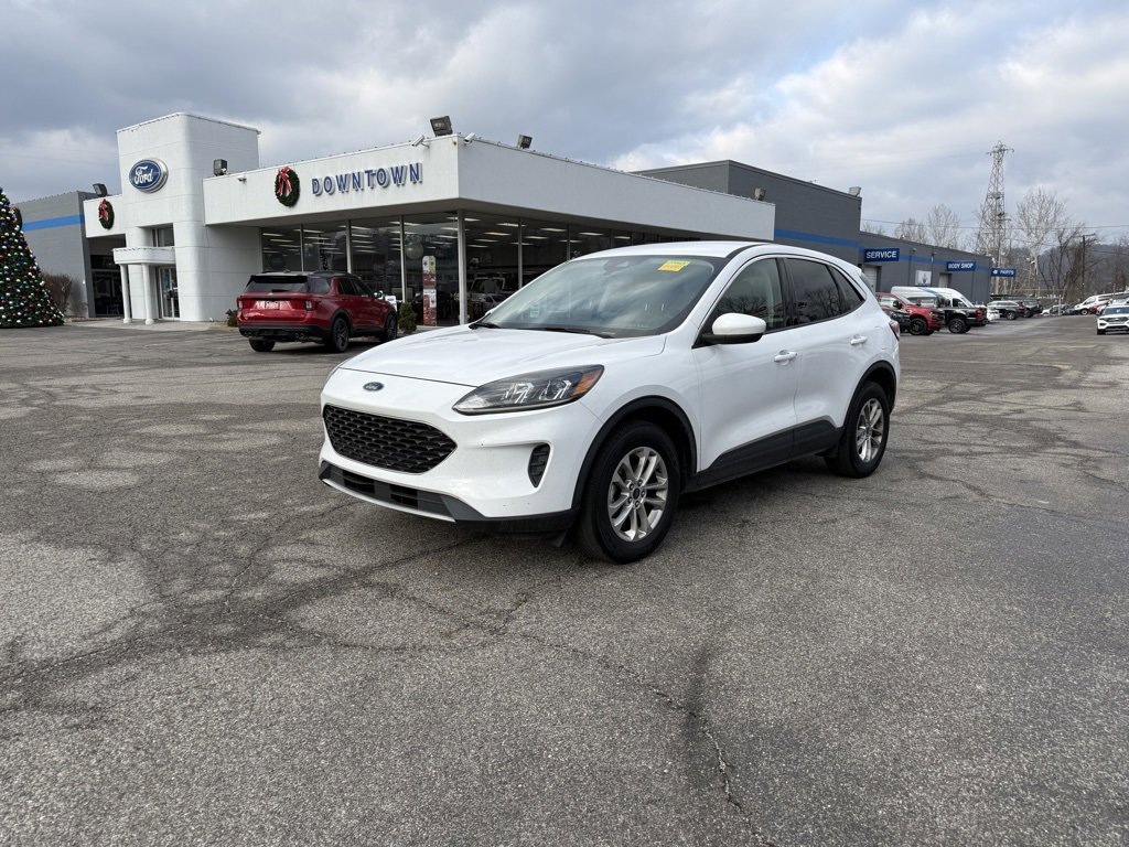 Used 2020 Ford Escape SE image 3