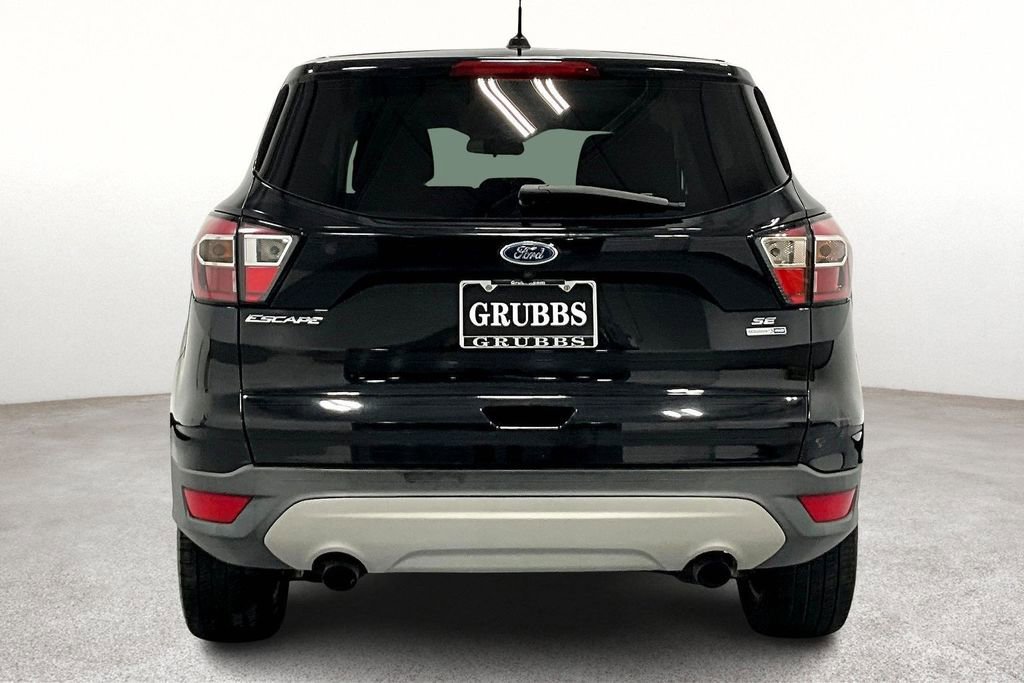 Used 2017 Ford Escape SE image 6