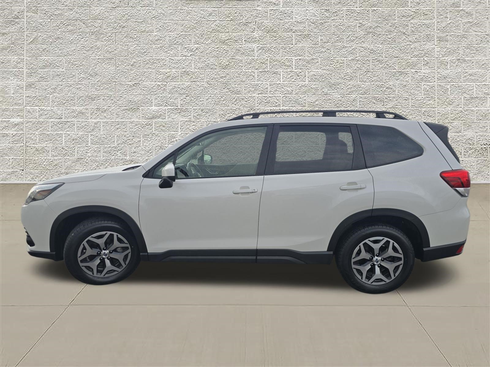 Certified 2024 Subaru Forester Premium AWD/4WD image 4