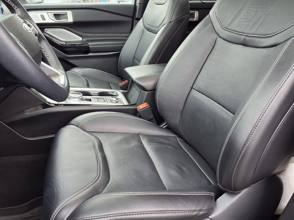 Used 2023 Ford Explorer ST w/ Equipment Group 401A image 3