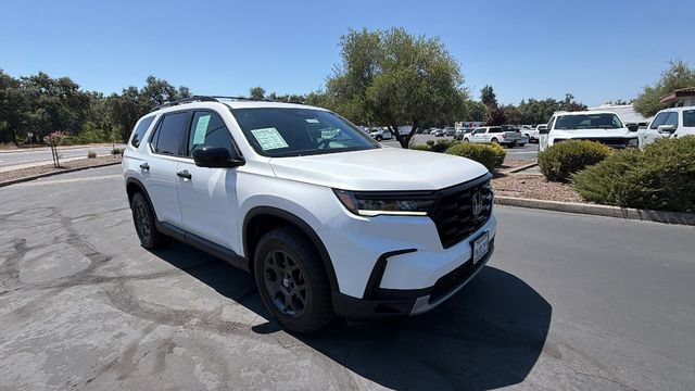 Used 2023 Honda Pilot TrailSport image 2
