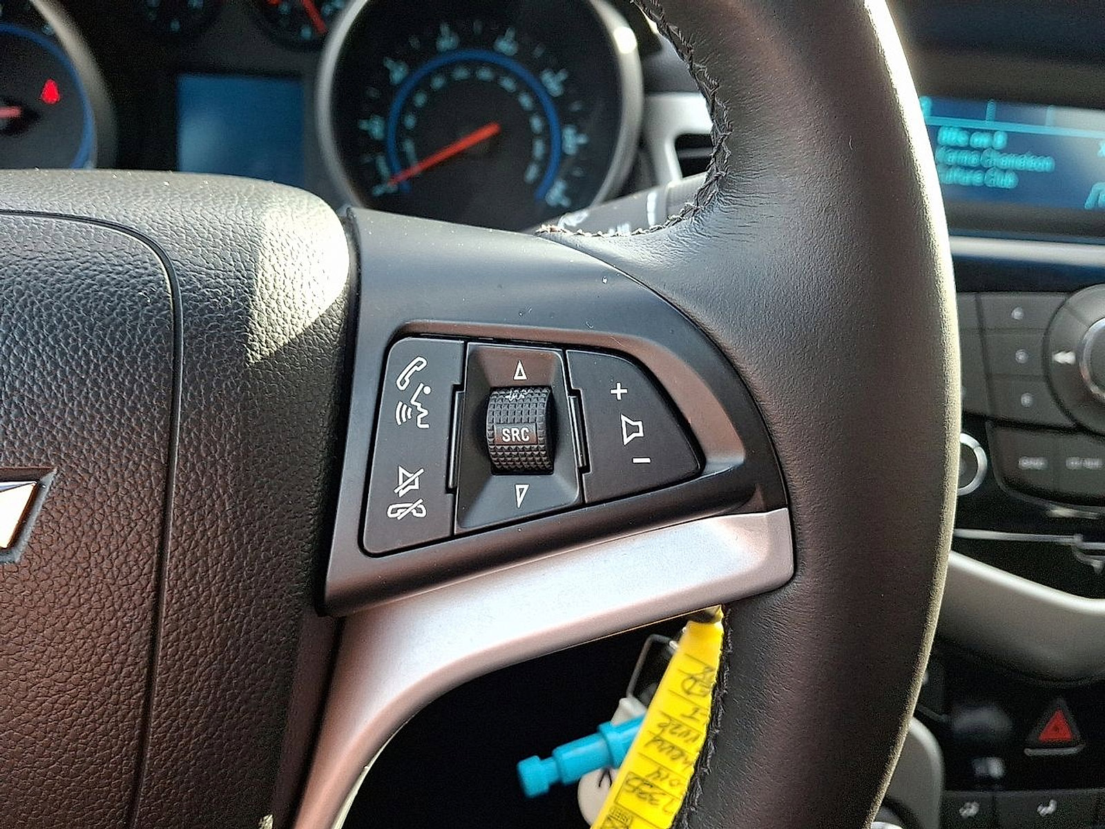 Used 2014 Chevrolet Cruze LT image 25