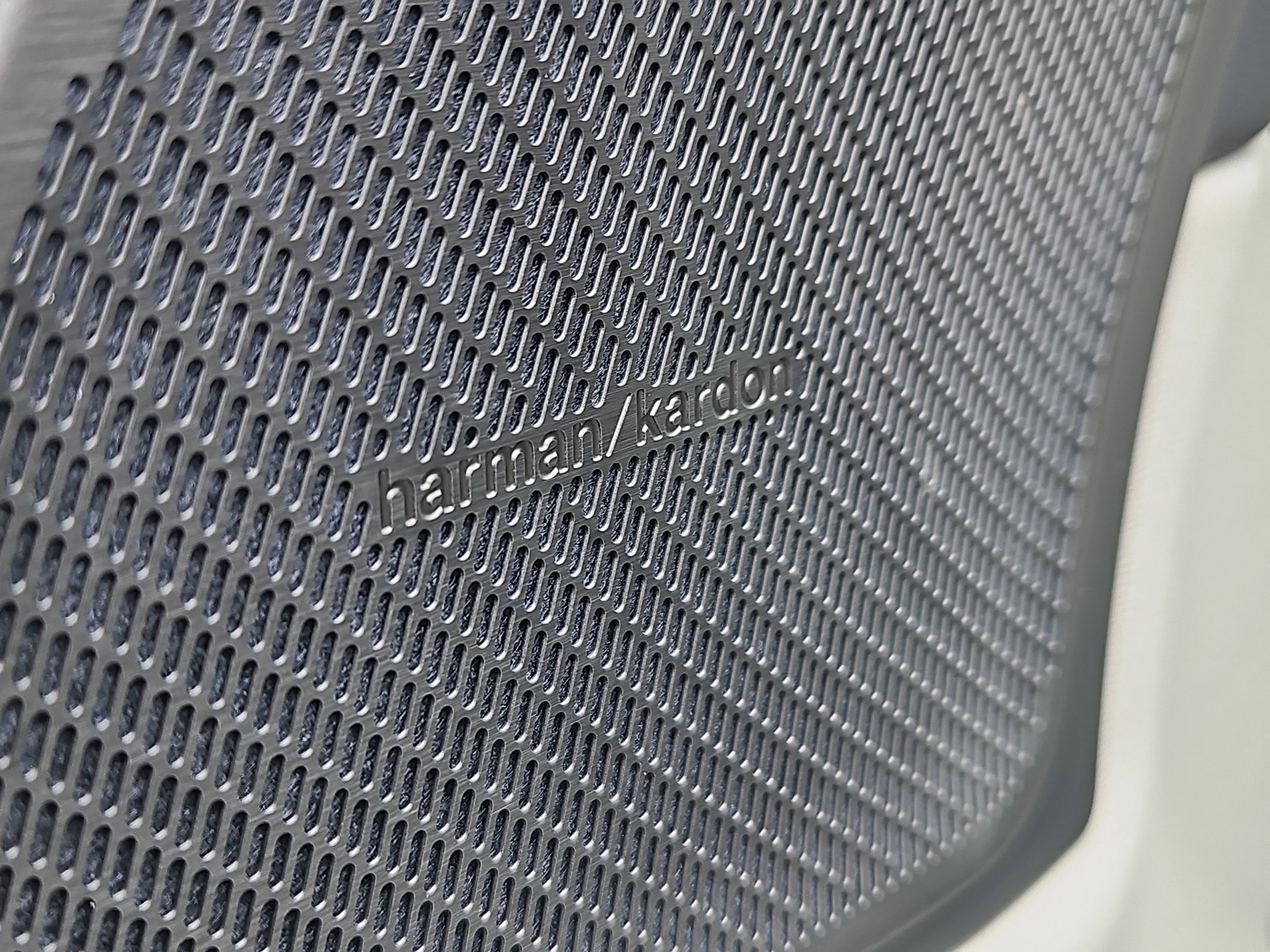 New 2026 Volvo XC60 T8 Ultra w/ Protection Package Premier image 9