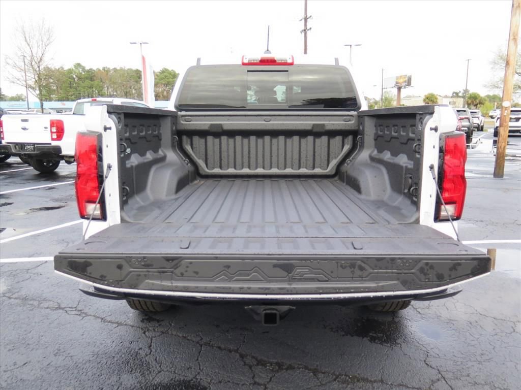 Used 2024 Chevrolet Colorado Z71 w/ Z71 Convenience Package 2 image 17