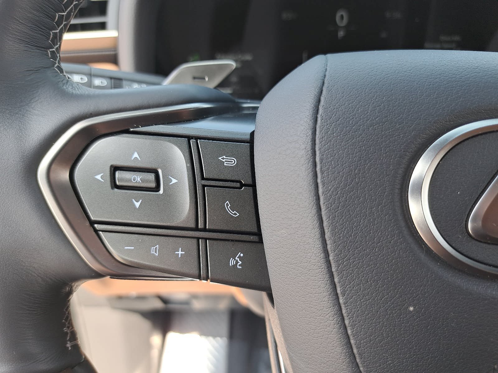 New 2026 Lexus LX 700h Luxury w/ Appearance Package AWD/4WD image 19