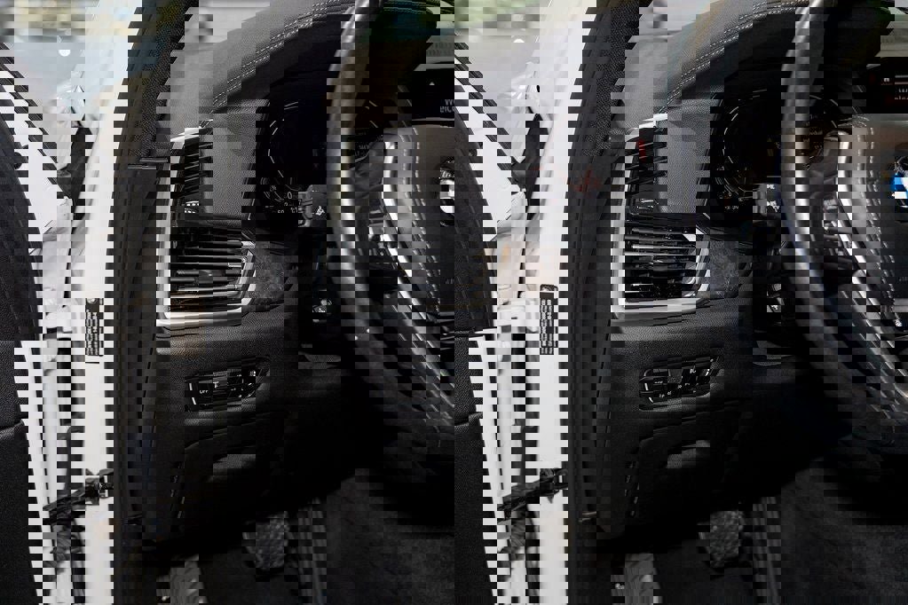 Used 2022 BMW X5 xDrive40i w/ Premium Package image 14