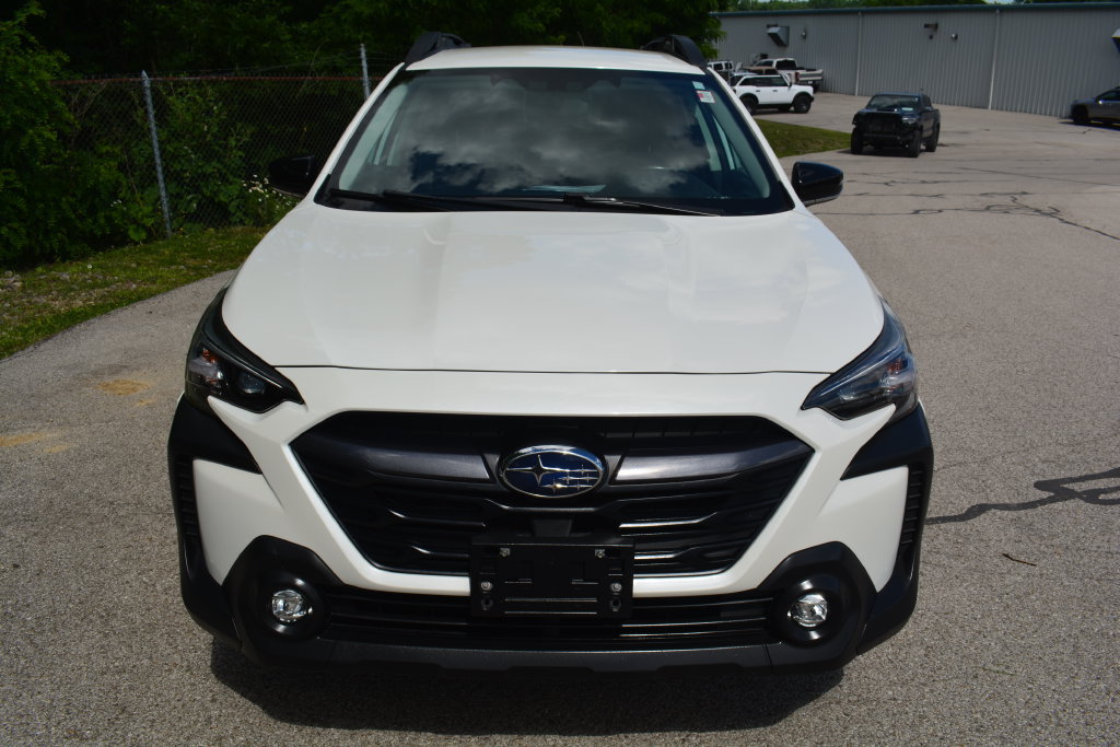 Used 2023 Subaru Outback Premium AWD/4WD image 2