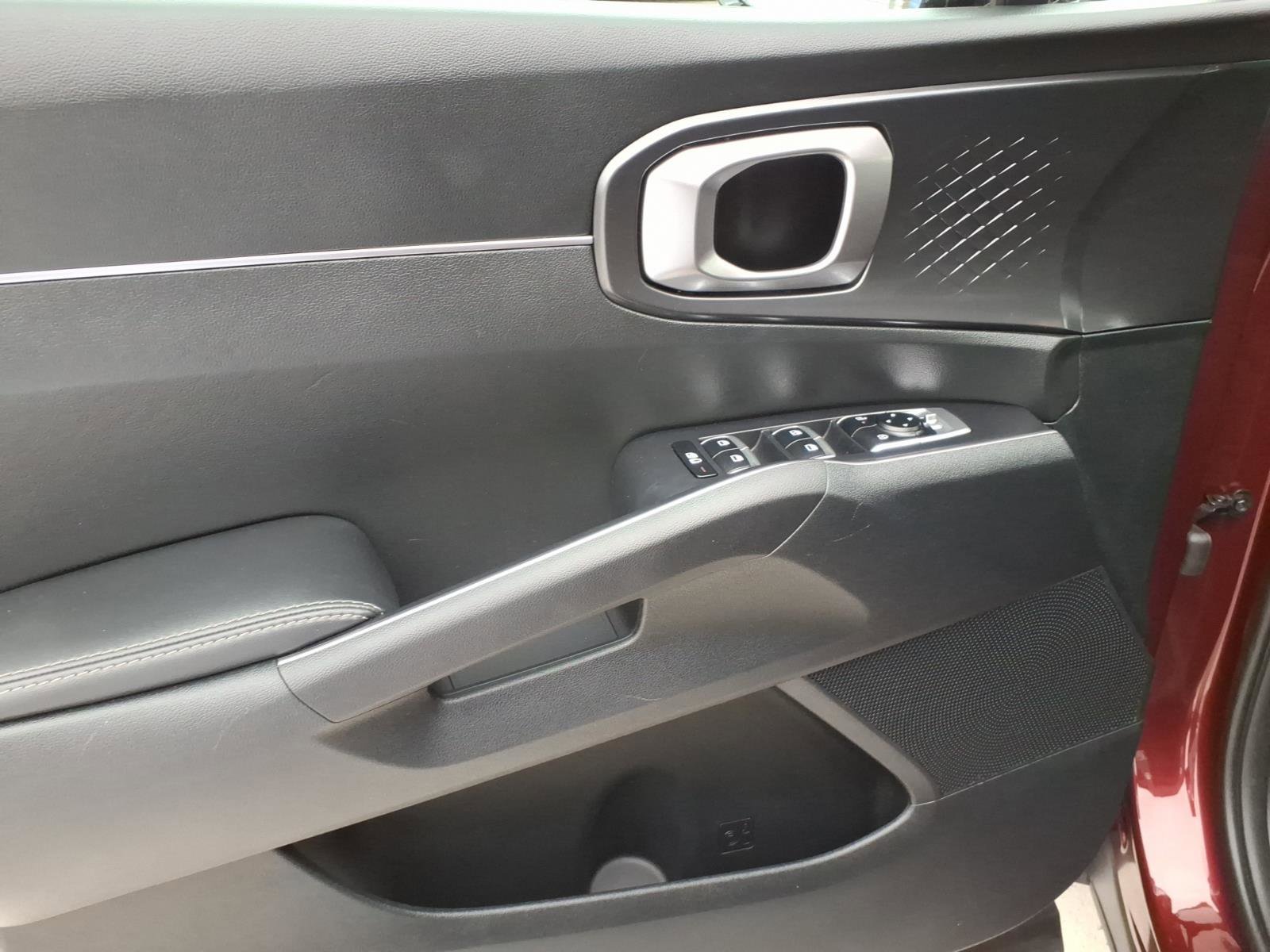 Used 2025 Kia Sorento EX image 12