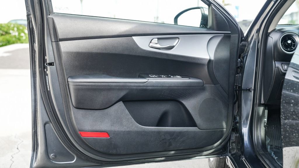 Used 2022 Kia Forte LXS image 22