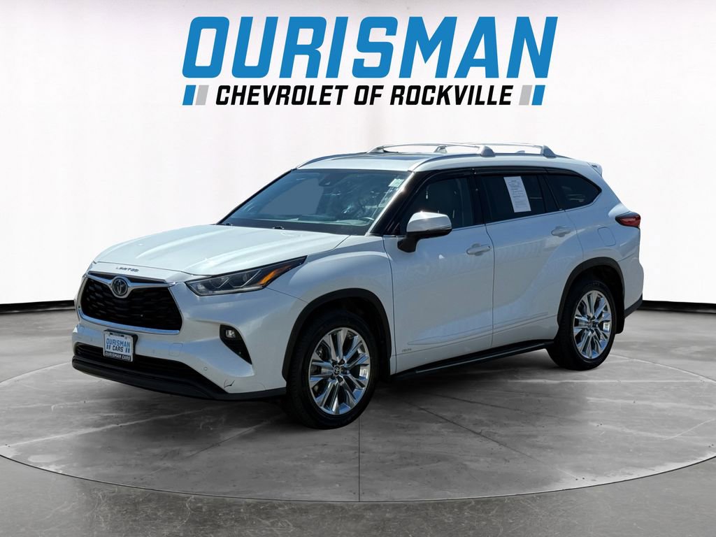 Used 2023 Toyota Highlander Limited image 2
